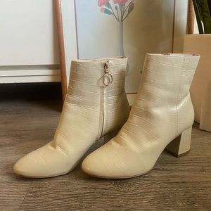 Able Cream Leather Heeled Boot